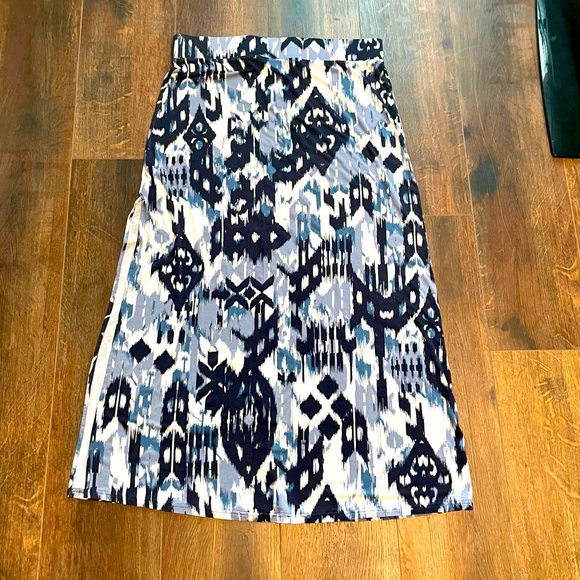 Banana Republic Blue and White Abstract Printed Maxi Skirt Size L. - Picture 1 of 5
